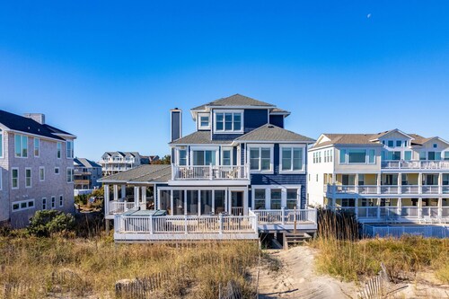 Come enjoy our Ocean front oasis in the heart of Duck. Private pool and hot tub.