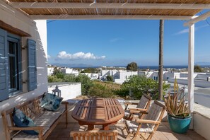 Outdoor dining - Marpissa Paros traditional house Casa Mira (Marpissa Paros)