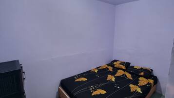 Habitación económica, vista al puerto