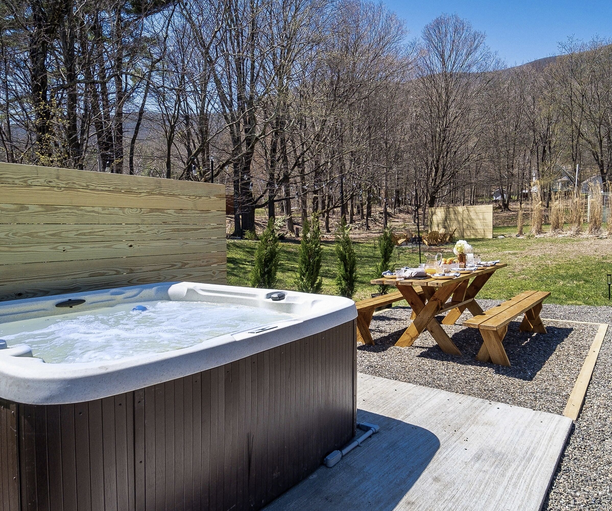 Wooded Catskills Farmhouse near Woodstock. Hot Tub, Fire Pit, OutdoorMovies&more