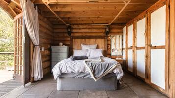 3 chambres, coffres-forts dans les chambres, bureau