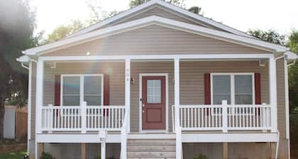 Cute Place 2yrs old near 2 Ski resorts, Many Wineries/Breweries, BR Parkway, .