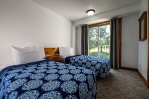 8 bedrooms, free WiFi - Spacious 8 bdrm Blue Mountain Cottage, Perfect for Large Groups, Private Beach, BBQ, Hot Tub, Sauna (The Blue Mountains)