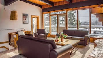 Chalet clásico, varias habitaciones, para no fumadores | Vista a la montaña