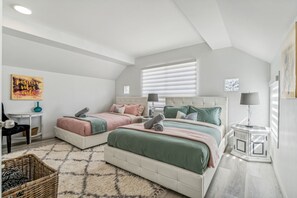 4 chambres, fer et planche à repasser, Wi-Fi, literie fournie