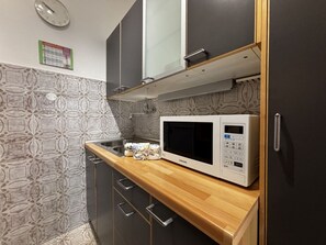 Apartment, 2 Bedrooms, Balcony, Garden View | Private kitchen