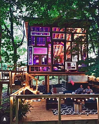 Trolley and The Treehouse #hiking #love #friendcation