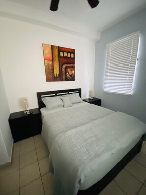 3 bedrooms, iron/ironing board, free WiFi, bed sheets - Fiesta Spot at La Placita- Remodeled and convenient located spot.  (San Juan)