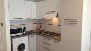 Apartment, 2 Bedrooms, Balcony | Private kitchen