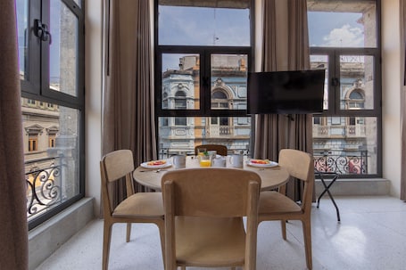 Grand Studio | Living area | TV