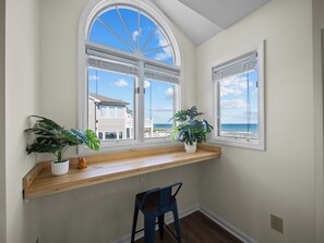 Interior - Sea Glass East - Upscale Beachfront Retreat & Pool (Emerald Isle)