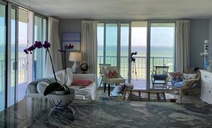 TV - The Sunset Factory: Fabulous condo with direct Pensacola Bay views - (Pensacola Beach)