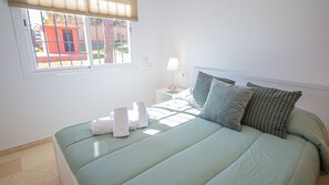 3 bedrooms, iron/ironing board, free WiFi, bed sheets