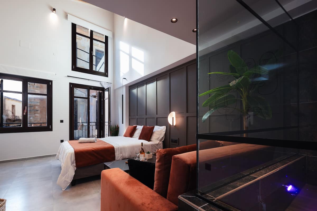 Family Suite | 2 bedrooms, soundproofing, free WiFi, bed sheets
