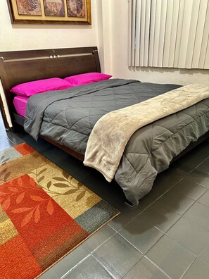 1 chambre, fer et planche à repasser, Wi-Fi, draps fournis