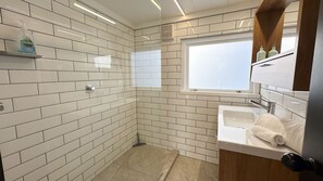 Douche, sèche-cheveux