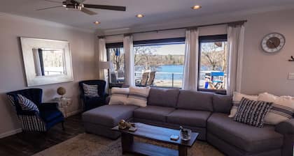 Marina Hillside Lakefront Retreat