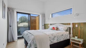 3 bedrooms, iron/ironing board, WiFi