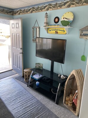 Interior - Cozy Condo one block from the famous Wildwood boardwalk and beach! (Wildwood)