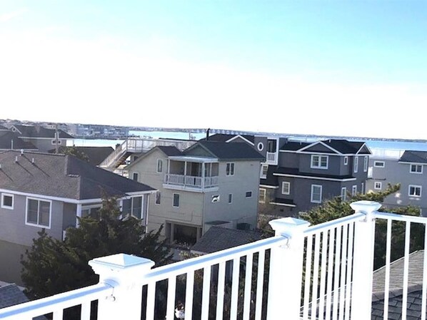 Property grounds - Turner Inn 2
Spacious bayside 7 bedroom, 4.5 bathroom home in Surf City. (Surf City)