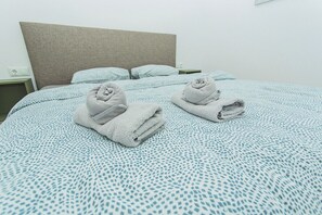 2 chambres, fer et planche Ă repasser, Wi-Fi gratuit, draps fournis