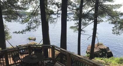 3 bedroom waterfront cottage in the heart of Lake Muskoka