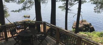 3 bedroom waterfront cottage in the heart of Lake Muskoka
