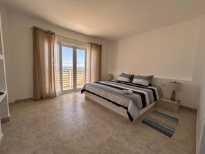 3 soverom, safe på rommet og wi-fi (inkludert)