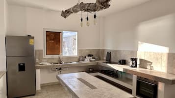 Kühlschrank, Mikrowelle, Ofen, Toaster