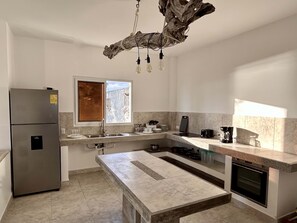 電冰箱、微波爐、烤箱、烤麵包機