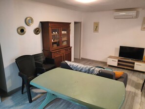 Living area - A 2mn du Bord de l eau (Narbonne)