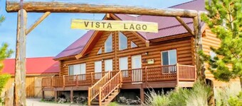 Lake view log cabin , near lake, general store Pet friendly