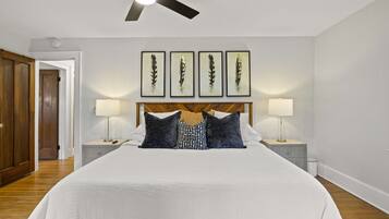 3 habitaciones, escritorio, tabla de planchar con plancha y wifi