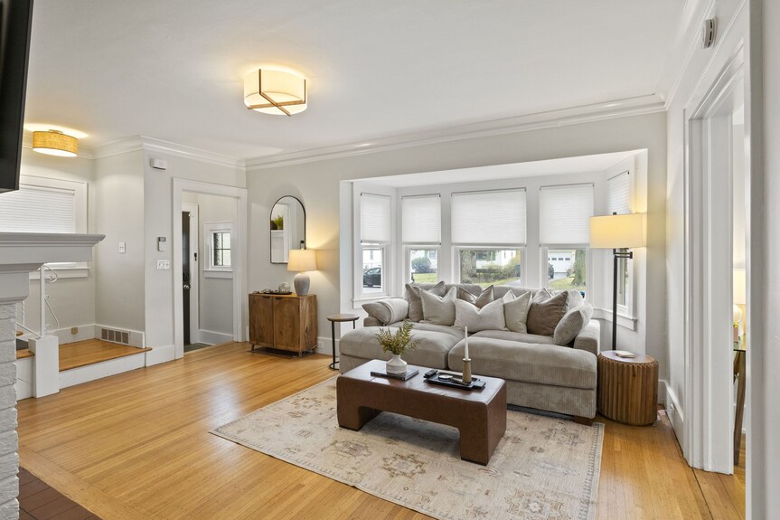 Stay Close To It All In A Cozy Classic Home - Rochester, NY