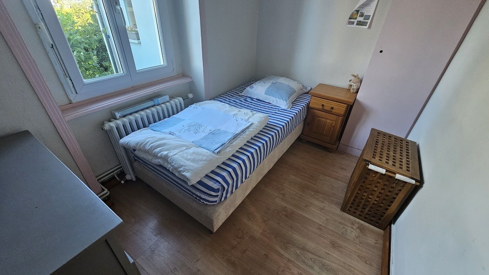3 chambres, fer et planche à repasser, lit parapluie, Wi-Fi gratuit