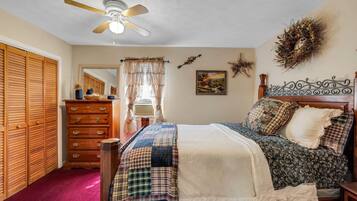 2 bedrooms, iron/ironing board, WiFi, bed sheets