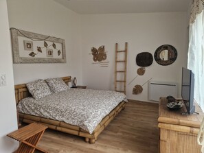 1 habitación, escritorio, wifi y ropa de cama 