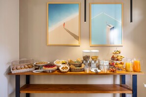 Free daily buffet breakfast - Sette Fate Suites and Spa (Palermo)