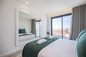 Iron/ironing board, travel cot, free WiFi, bed sheets - Contemporary Residence B by Madeira Sun Travel (Funchal)