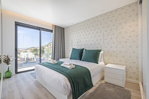 Iron/ironing board, travel cot, free WiFi, bed sheets