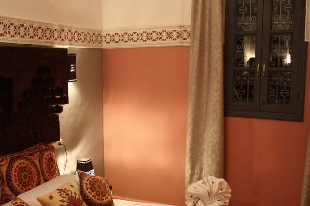 Habitación clásica doble, 1 habitación, baño privado, vistas a la ciudad | 1 dormitorio y wifi gratis