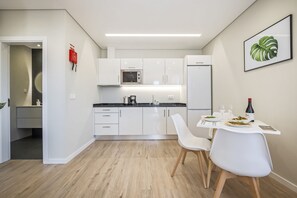 Fridge, microwave, coffee/tea maker, electric kettle