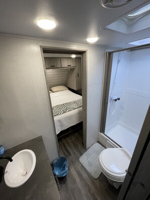 Handdoeken, toiletpapier