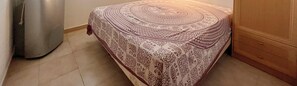 2 quartos, ferros/tábuas de passar roupa