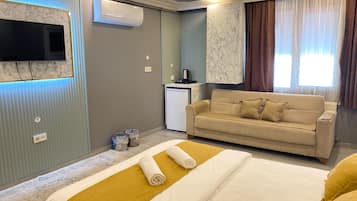 Kamar Standar | 1 kamar tidur, seprai premium, busa memori, dan brankas