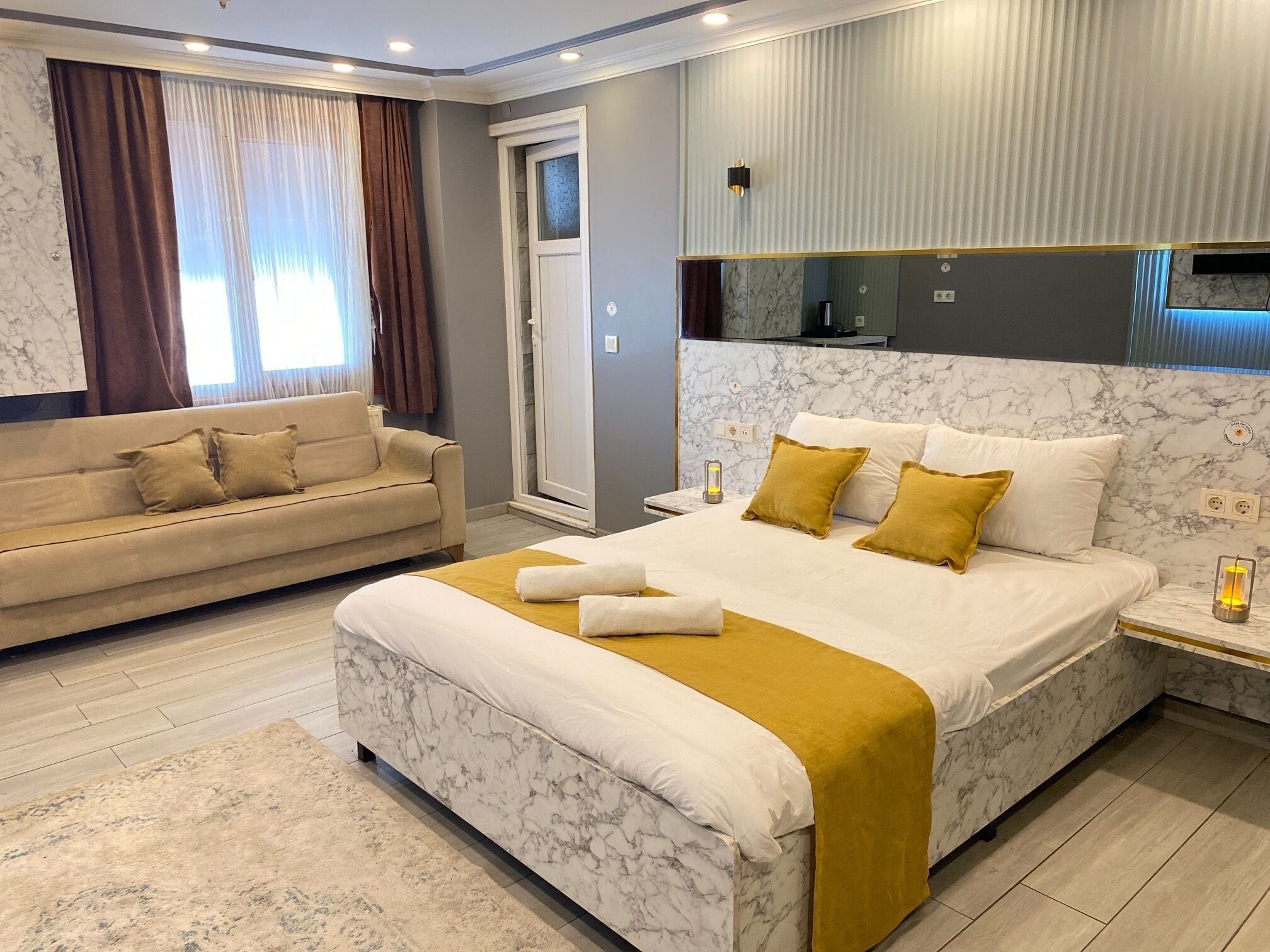 Standard Room | Premium bedding, memory foam beds, in-room safe, laptop workspace