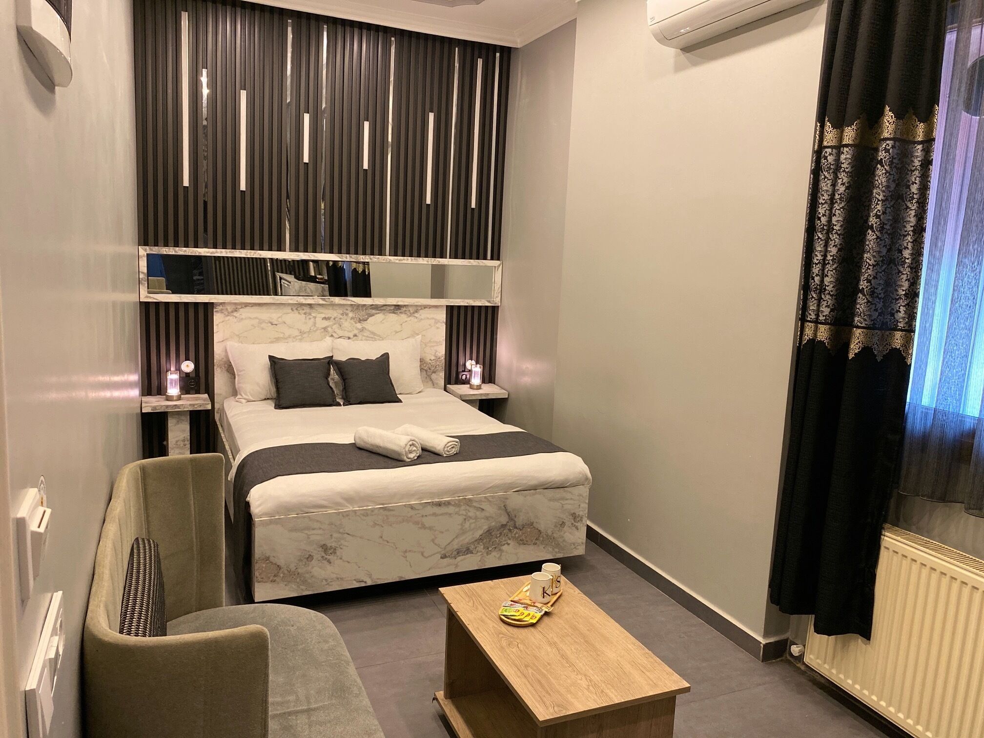 Economy Room | Premium bedding, memory foam beds, in-room safe, laptop workspace