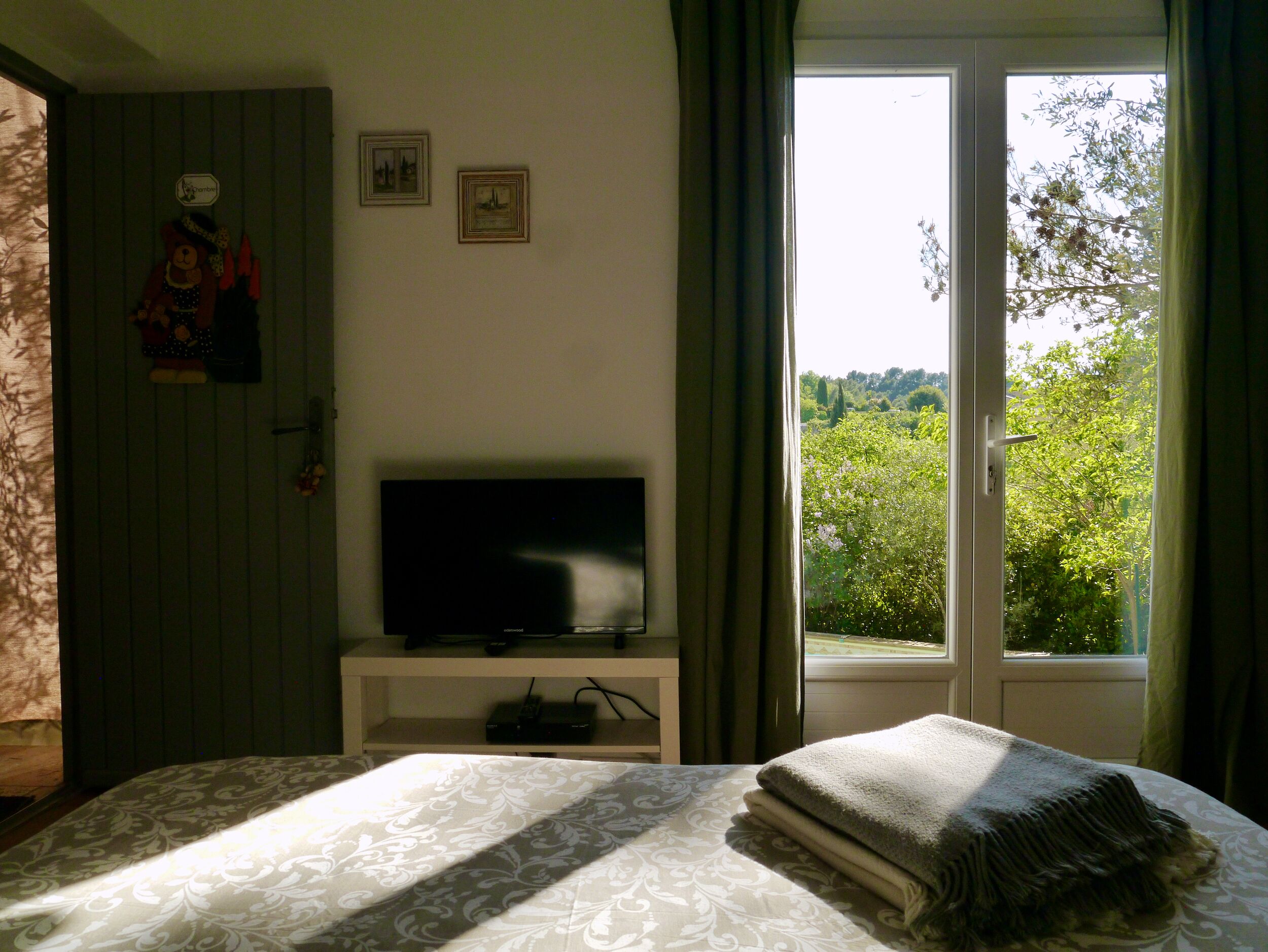 1 chambre, fer et planche à repasser, Wi-Fi gratuit, draps fournis