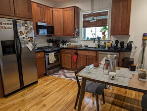Fridge, microwave, oven, stovetop - 2 Bdrm in Brookline Village (Brookline)