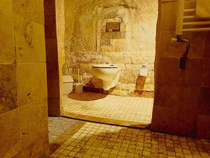 Superior Quadruple Room | Bathroom - Stone Age Mansion (Ürgüp)
